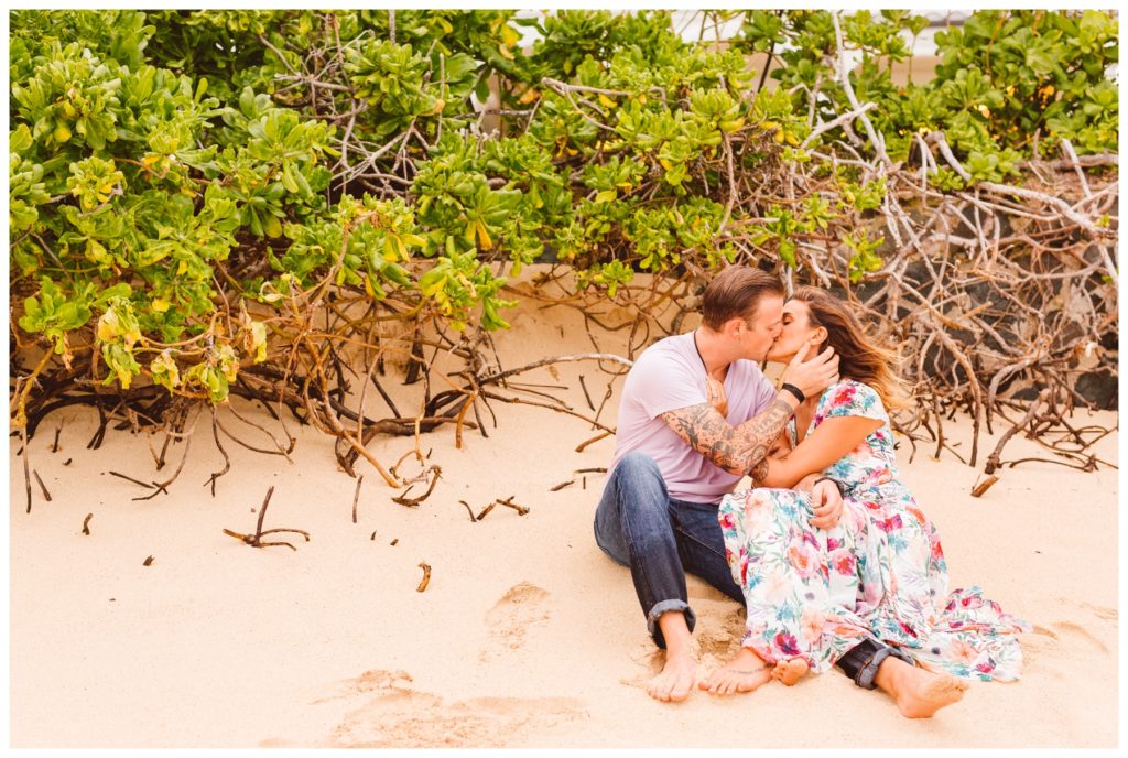 Alex & Arianna Oahu Anniversary Session - Brooke Michelle Photo
