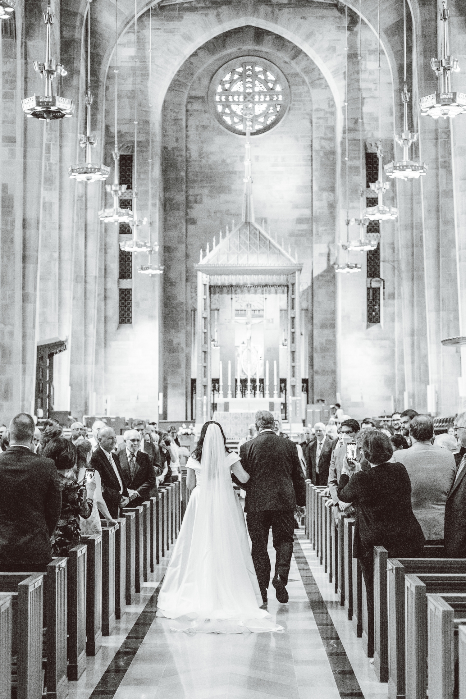 Bride walking down the aisle with father | Brooke Michelle Photo