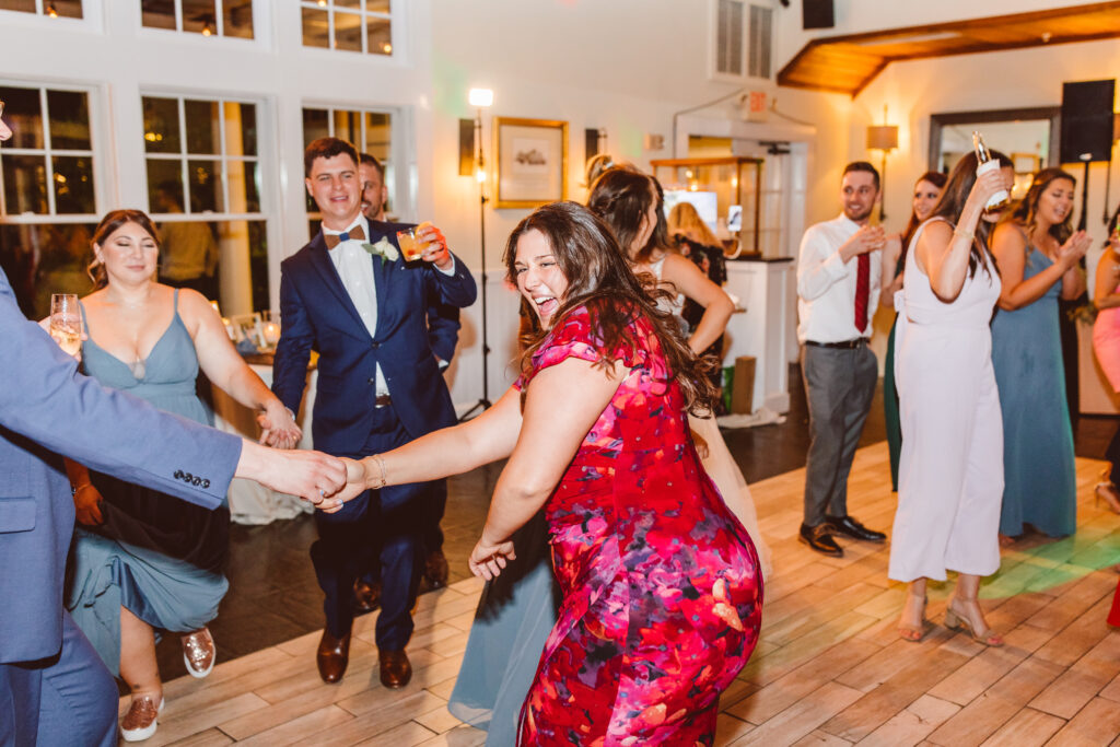 guests dancing at the wedding party
