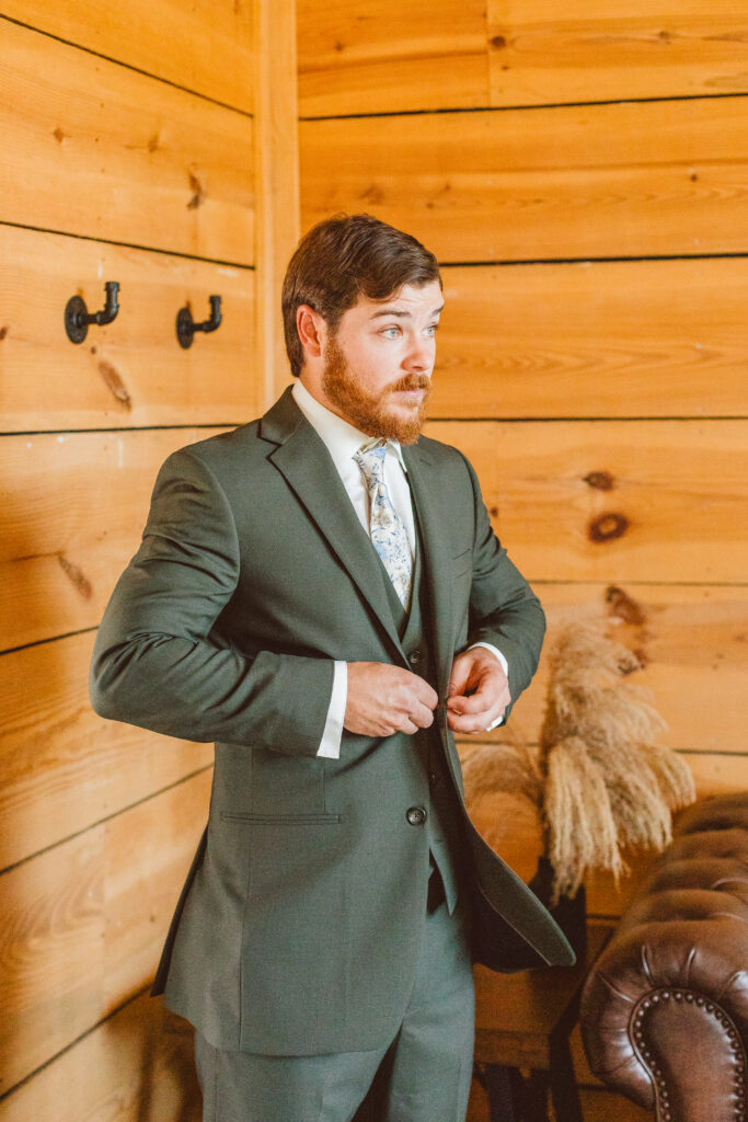 A Romantic Modern Barn Wedding in St. Augustine, Florida | Ashley & Michael